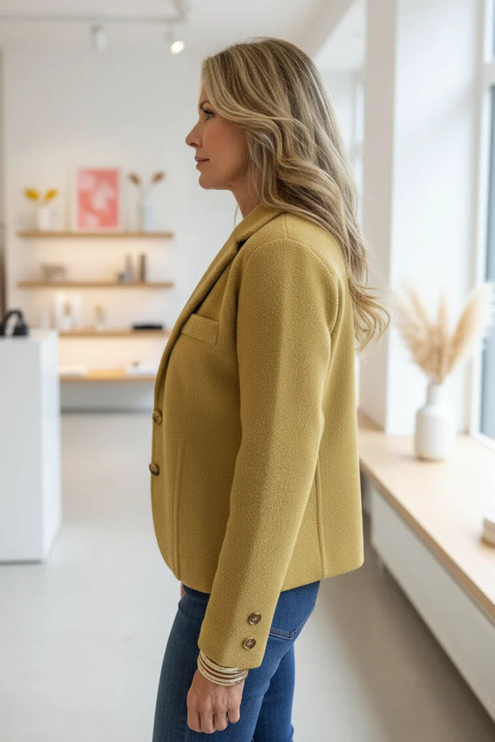 THORA – KLASSISCHE STRICKJACKE